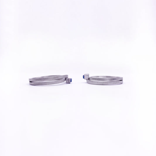 Anell INFINIT de plata i diamant en brut blau