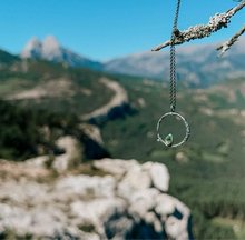 Cargar imagen en el visor de la galería, Penjoll Cadí amb fulla de PERIDOT
