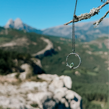 Cargar imagen en el visor de la galería, Penjoll Cadí amb fulla de PERIDOT
