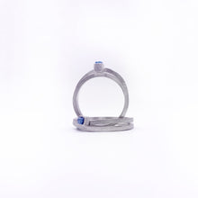 Cargar imagen en el visor de la galería, Anell ESTIU de plata i diamant en brut blau
