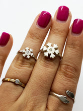 Cargar imagen en el visor de la galería, Anillo COPO de nieve mini + diamante
