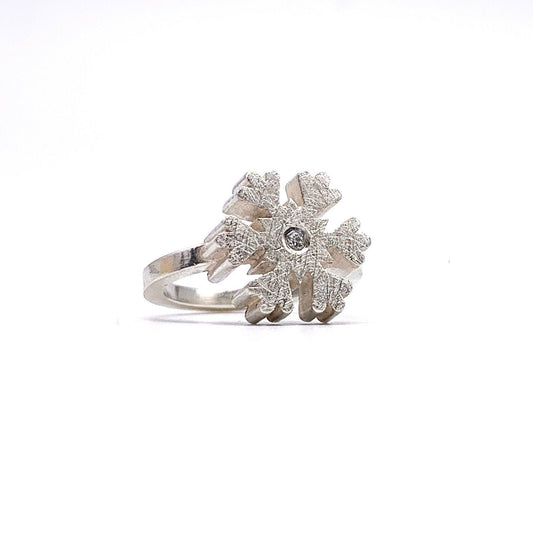 Anillo COPO de nieve + diamante